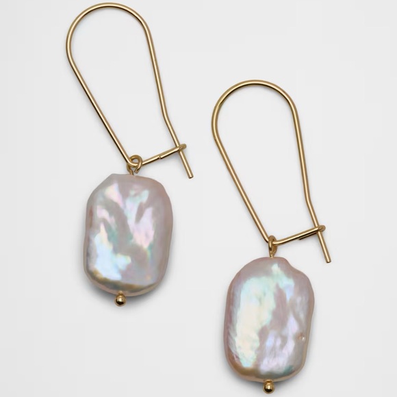 NWT BANANA REPUBLIC GOLD PEARL LINEAR DROP EARINGS - Picture 1 of 3